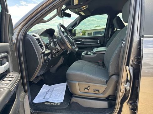 Used 2022 RAM 2500 Big Horn w/ Night Edition AWD/4WD image 15