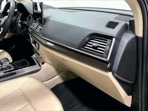 Used 2023 Audi Q5 2.0T Premium w/ Convenience Package image 15