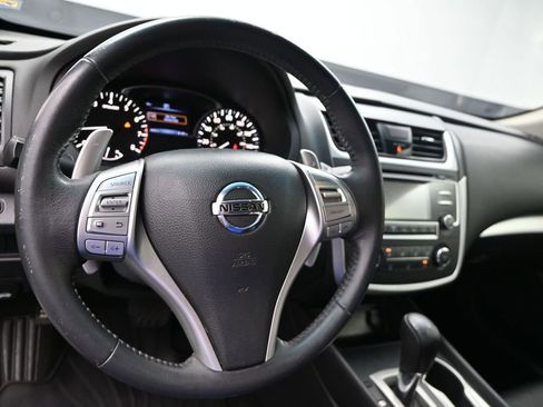 Used 2017 Nissan Altima 2.5 SR FWD image 18
