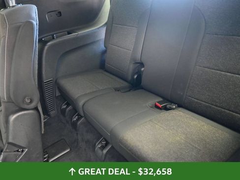 Used 2024 Chevrolet Traverse LT FWD image 19