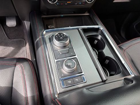 Used 2019 Ford Expedition Limited w/ Equipment Group 303A AWD/4WD image 23