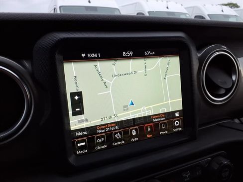 Certified 2020 Jeep Gladiator Overland AWD/4WD image 15