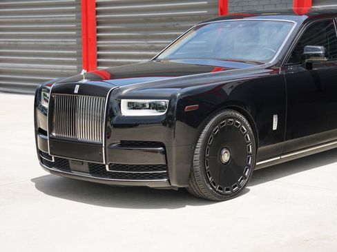 Used 2020 Rolls-Royce Phantom Extended Wheelbase RWD image 2
