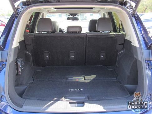 Certified 2025 Nissan Rogue SL w/ SL Premium Package FWD image 8