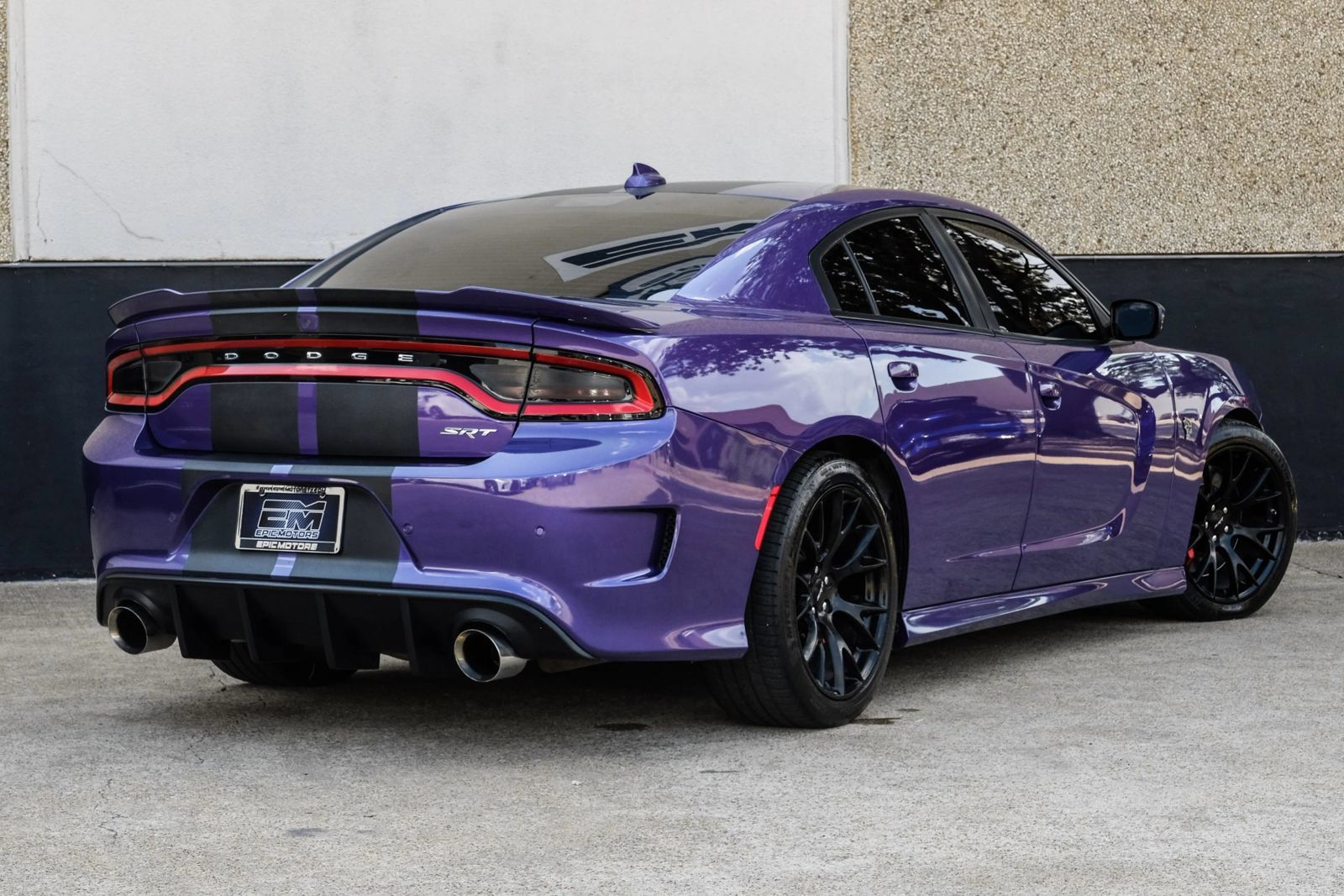 Used 2016 Dodge Charger SRT Hellcat w/ Harman/Kardon Audio Group RWD image 7