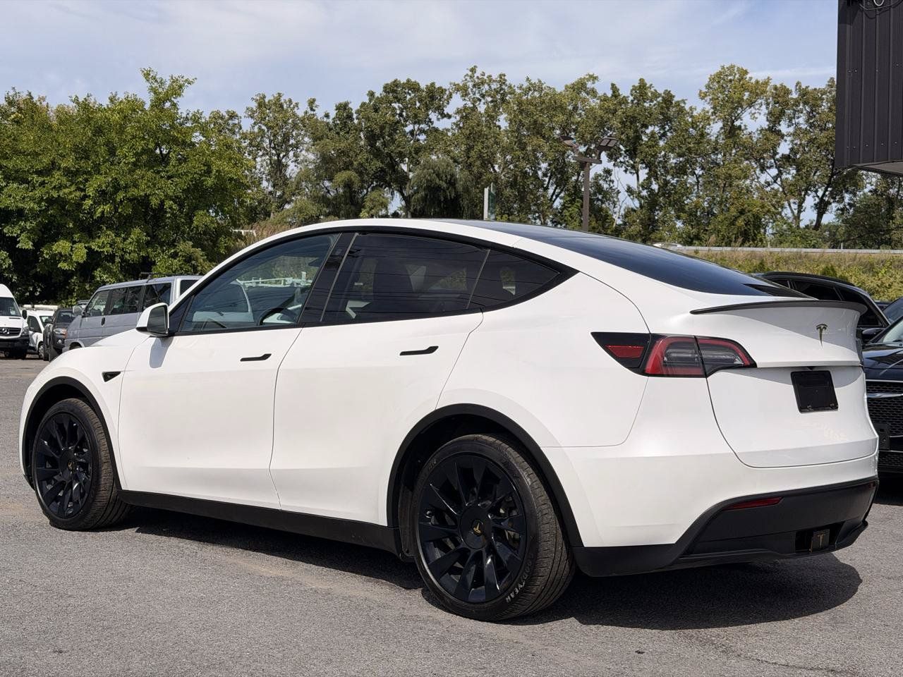 Used 2023 Tesla Model Y Long Range AWD/4WD image 7