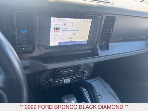 Used 2022 Ford Bronco Black Diamond image 17
