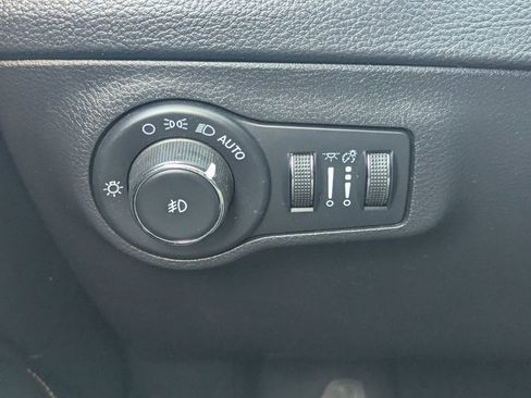 Used 2021 Jeep Compass Limited image 22