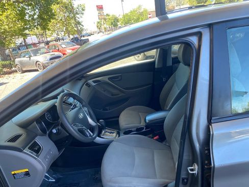Used 2013 Hyundai Elantra GLS w/ Preferred Pkg FWD image 9