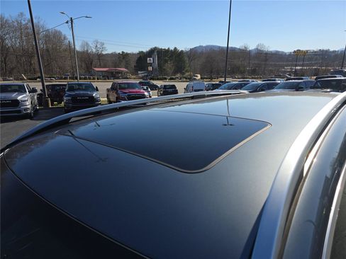 Used 2021 Mercedes-Benz GLS 450 4MATIC image 12