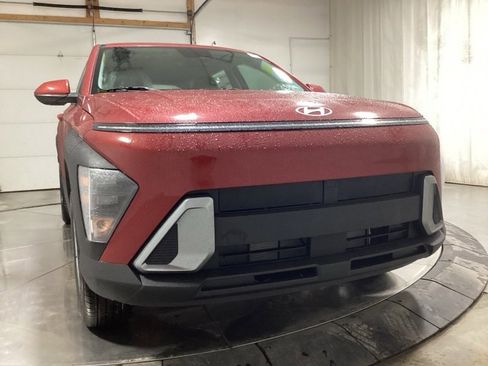 New 2026 Hyundai Kona SE image 2