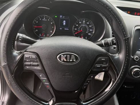 Used 2018 Kia Forte S FWD image 9