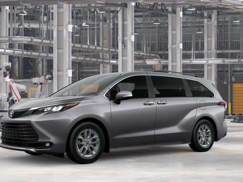 New 2026 Toyota Sienna XLE FWD image 2