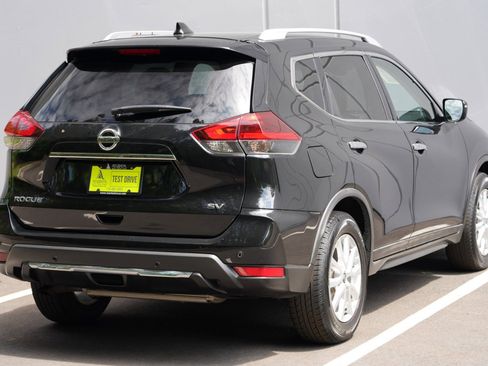 Used 2020 Nissan Rogue SV FWD image 46