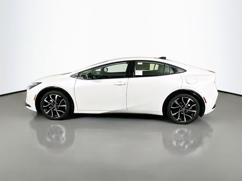 New 2026 Toyota Prius Plug-In Hybrid image 4
