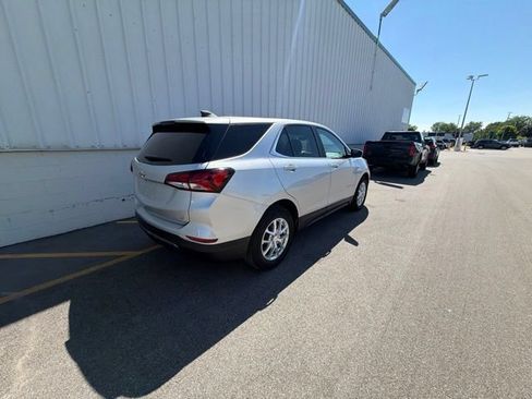 Used 2022 Chevrolet Equinox LT w/ Driver Convenience Package FWD image 6