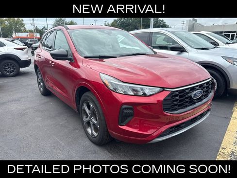 Used 2024 Ford Escape ST-Line w/ Tech Pack #1 AWD/4WD image 4