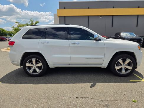 Used 2016 Jeep Grand Cherokee Overland AWD/4WD image 8