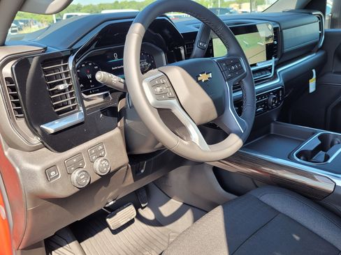 New 2025 Chevrolet Silverado 2500 LT w/ Texas Edition image 9