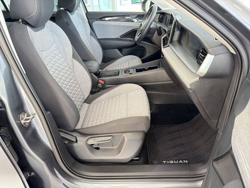 Used 2025 Volkswagen Tiguan S FWD image 29