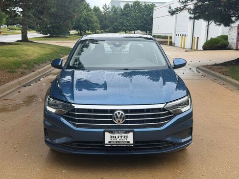 Used 2019 Volkswagen Jetta SEL FWD image 2