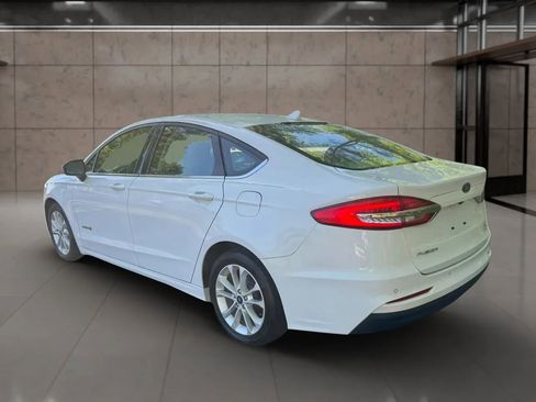 Used 2019 Ford Fusion SE image 3