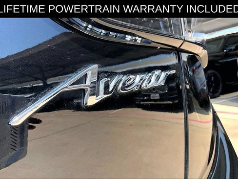 Used 2025 Buick Envision Avenir AWD/4WD image 38
