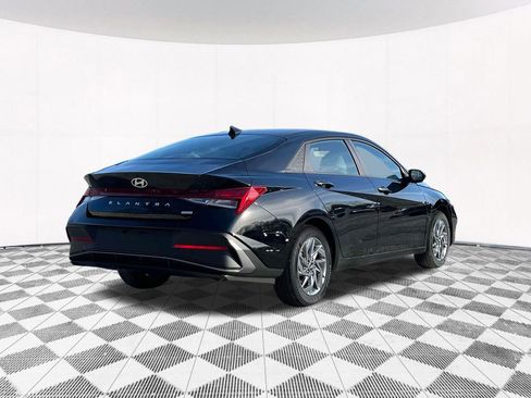 New 2025 Hyundai Elantra Blue image 11