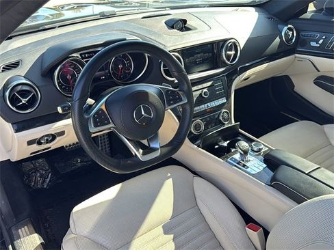Used 2019 Mercedes-Benz SL 550 image 10