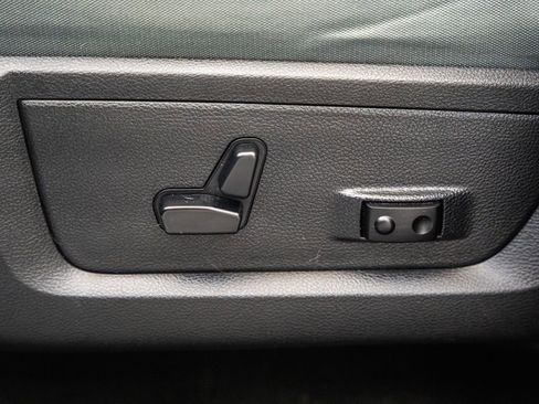 Used 2015 RAM 1500 Lone Star RWD image 39