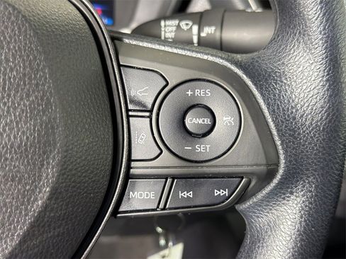 Used 2022 Toyota Corolla LE image 21