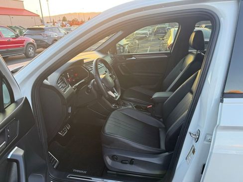 Used 2023 Volkswagen Tiguan SE R-Line image 15