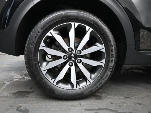 Used 2017 Kia Sportage EX image 9