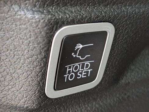 Used 2023 Jeep Grand Cherokee L Laredo AWD/4WD image 18