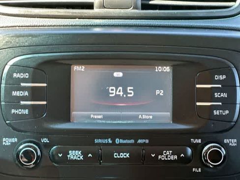 Used 2016 Kia Soul + FWD image 10