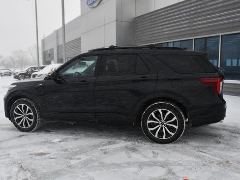 Used 2023 Ford Explorer ST-Line w/ Class IV Trailer Tow Package image 3