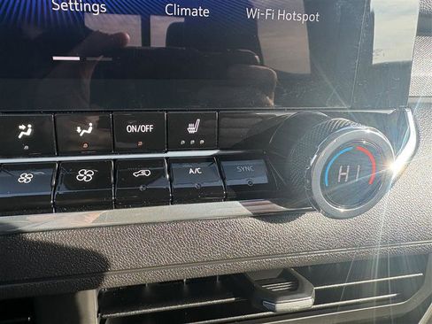 Used 2025 Chevrolet Colorado Trail Boss image 18