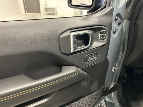 Certified 2025 Jeep Wrangler Unlimited Sahara AWD/4WD image 15