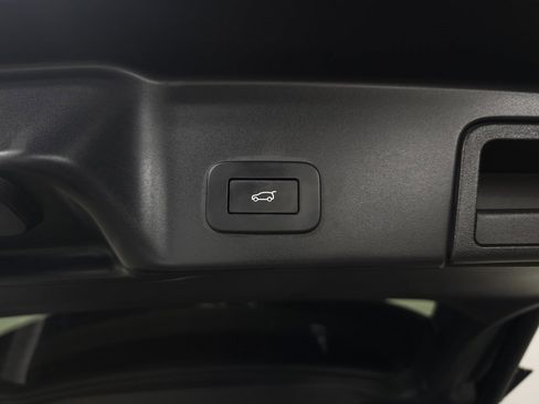 Used 2023 Land Rover Range Rover Evoque SE image 7