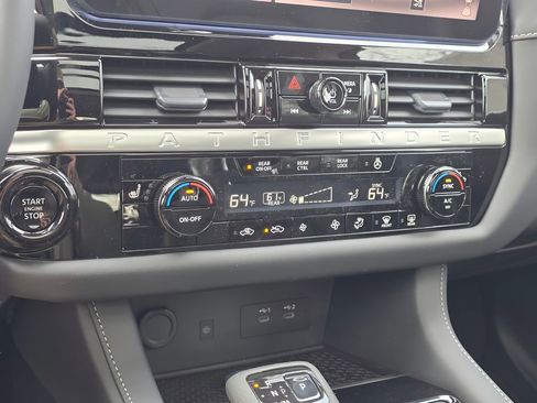 New 2026 Nissan Pathfinder SL image 27