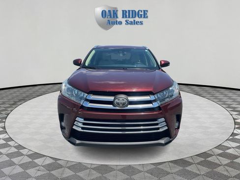 Used 2018 Toyota Highlander Limited AWD/4WD image 2