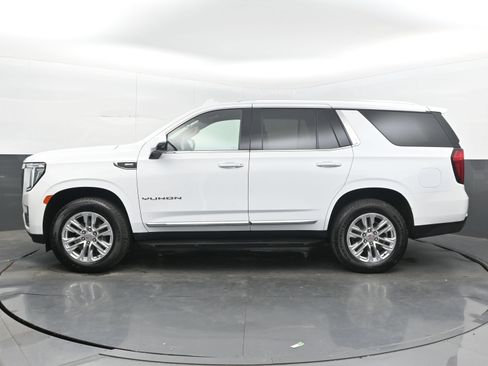 Used 2024 GMC Yukon SLT w/ SLT Luxury Package AWD/4WD image 7