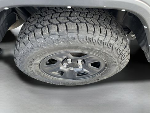 Used 2022 Jeep Wrangler Sport AWD/4WD image 9