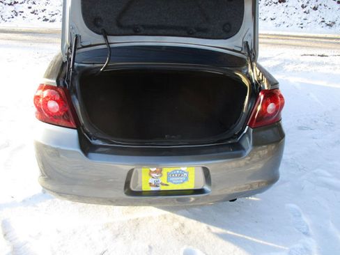 Used 2013 Dodge Avenger SE image 10