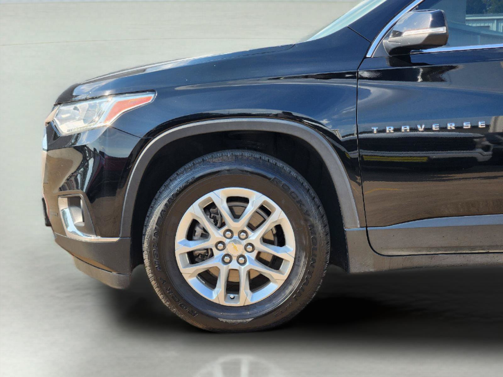 Certified 2021 Chevrolet Traverse LT FWD image 9
