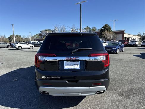 Used 2021 GMC Acadia SLT w/ Preferred Package image 3