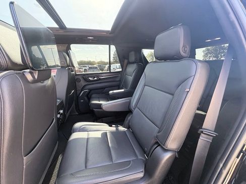 Used 2021 GMC Yukon Denali w/ Denali Premium Package RWD image 7