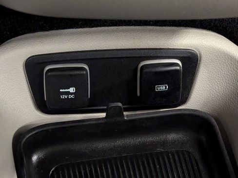 Used 2020 Chrysler Pacifica Limited image 28