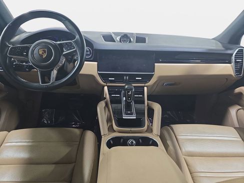 Certified 2022 Porsche Cayenne AWD/4WD image 9