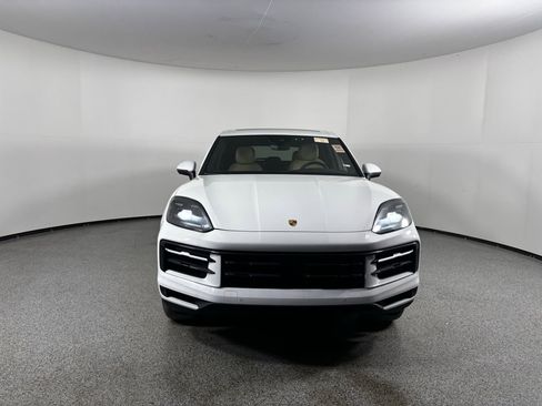 Certified 2024 Porsche Cayenne w/ Premium Package Plus (PFM) image 8